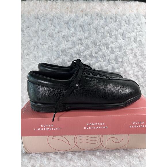Easy Spirit ESAP1 Black Leather WW Width Size 8.5 Damaged Box - Picture 2 of 9